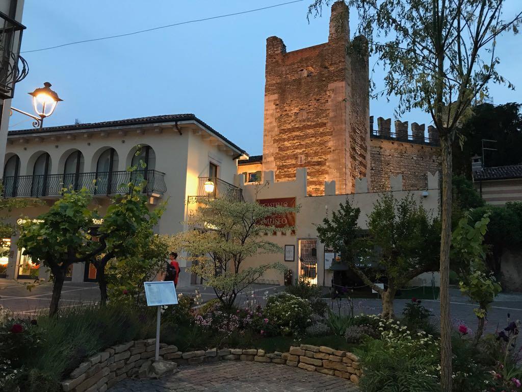 Suite La Castellana Torri Del Benaco Eksteriør bilde