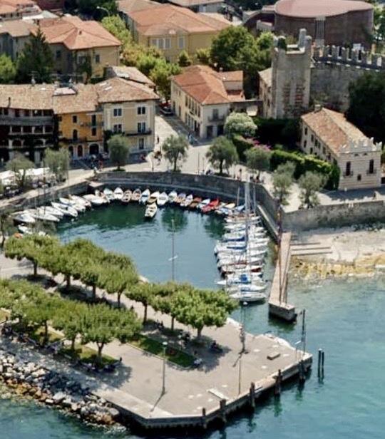 Suite La Castellana Torri Del Benaco Eksteriør bilde