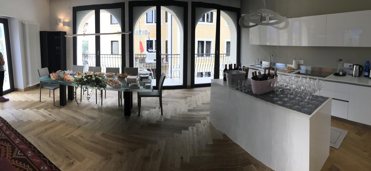 Suite La Castellana Torri Del Benaco Eksteriør bilde